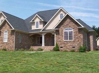 5785 Bakers Point, Hickory, NC 28602