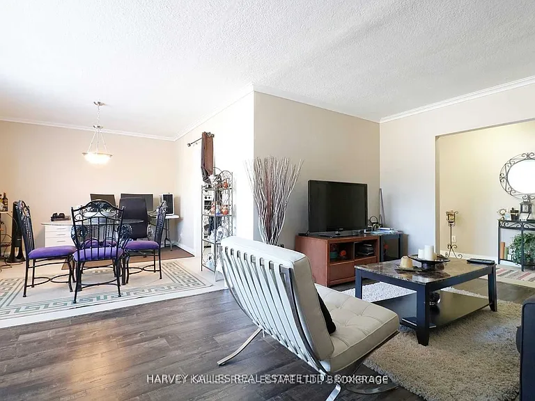 88 Trethewey Dr #4 — Photo 4