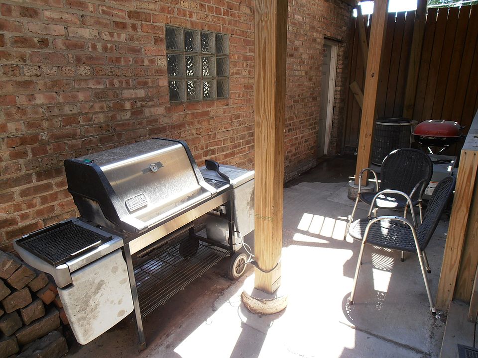 2nd image of 955 W Dickens Ave #2