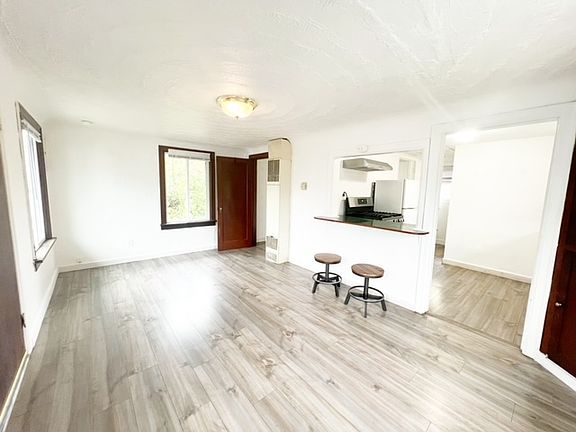 5th image of 926 Pacific Ave #C
