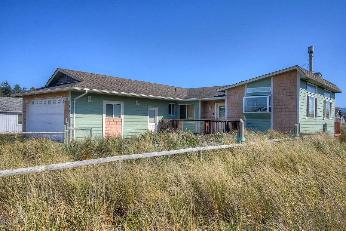 1001 NW Pacific Way photo 1