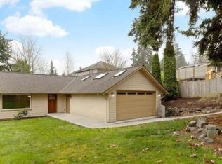 10516 35th Ave NE, Seattle, WA 98125