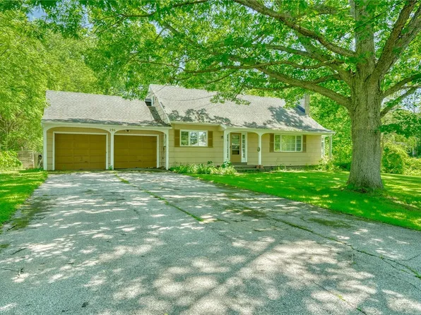 296 Kirk Rd, Rochester, NY 14612