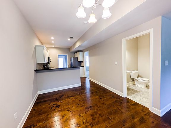 2nd image of 326 Parkview Pl