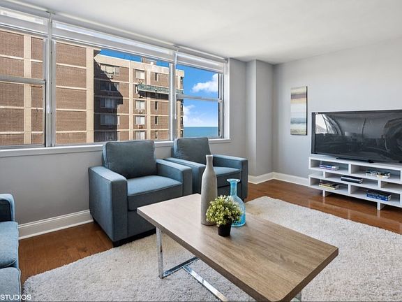 4th image of 6301 N Sheridan Rd APT 19D