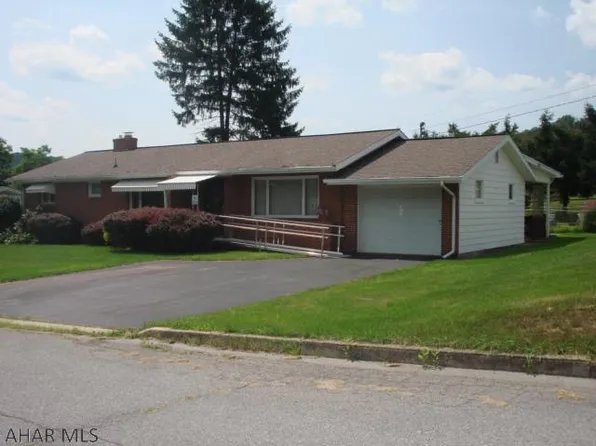 403 Madison Ave, Tyrone, PA 16686