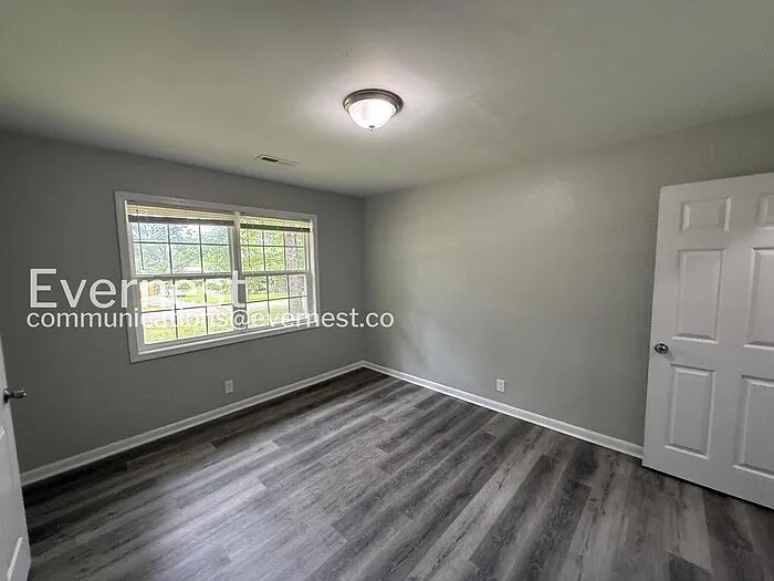 3318 Bonds Ave — Photo 9