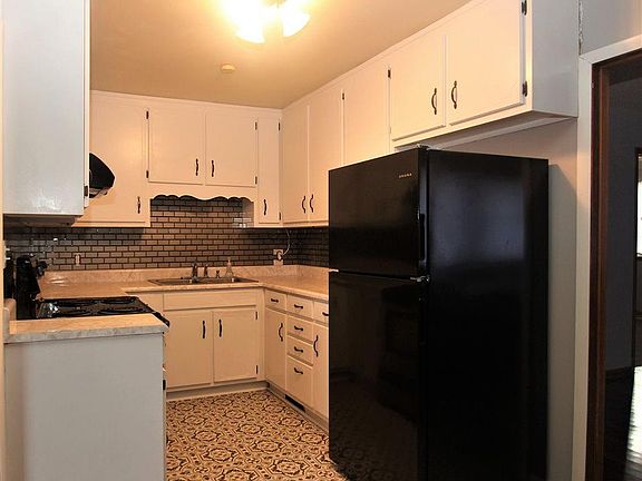3rd image of 1749 Pulaski Pike NW