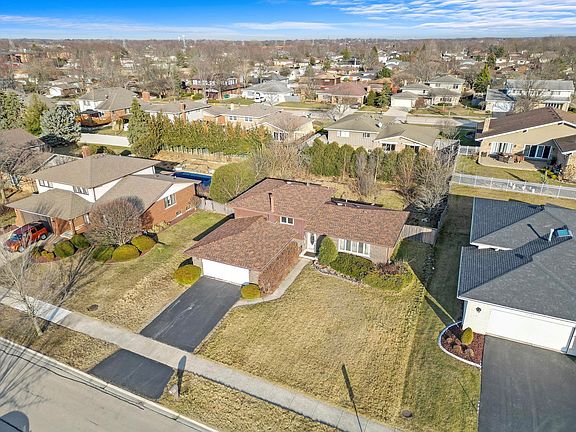 5th image of 14137 Catherine Dr