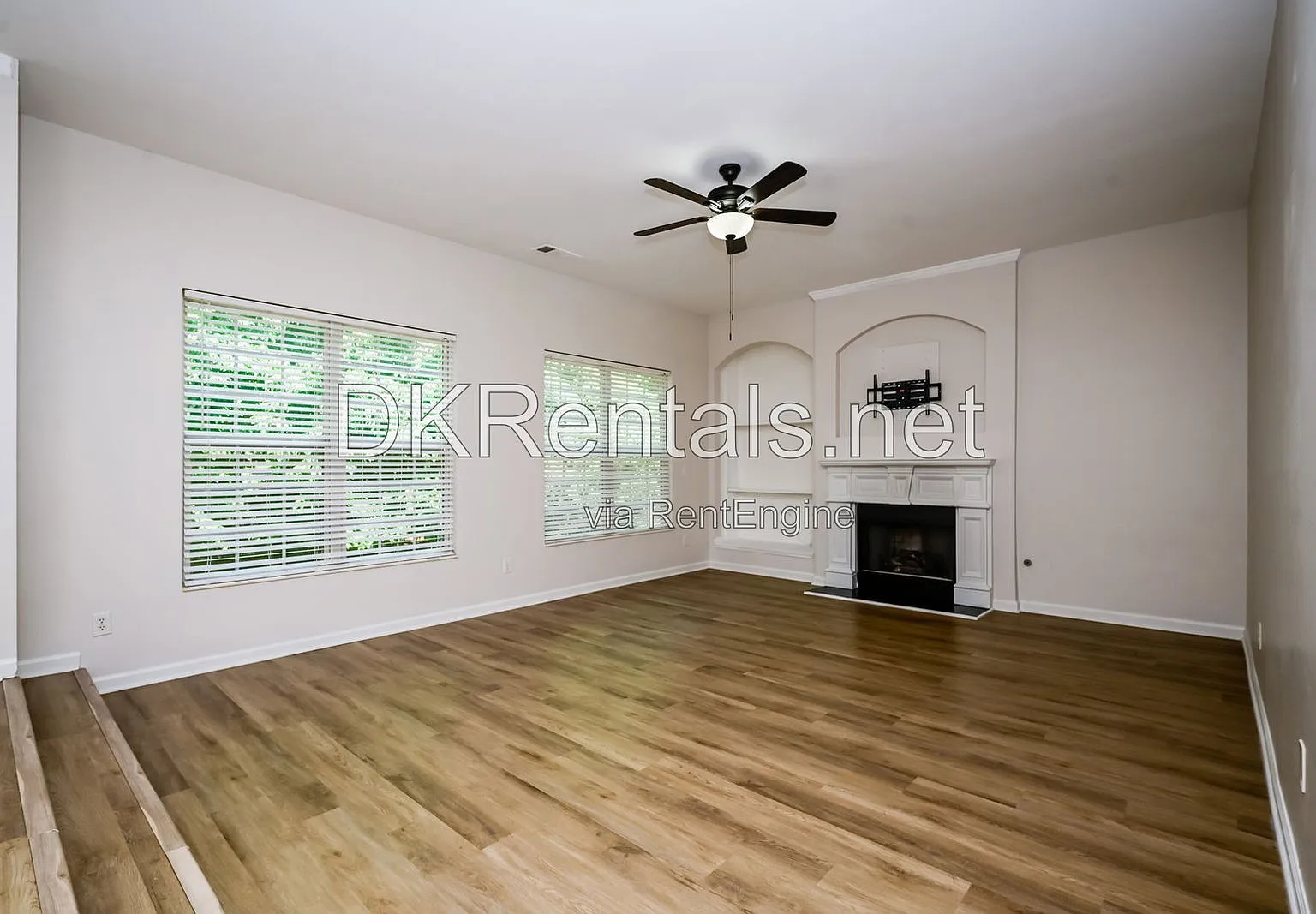 4 bed, 2.5 bath, 3040 sqft, $2,250 — Photo 4