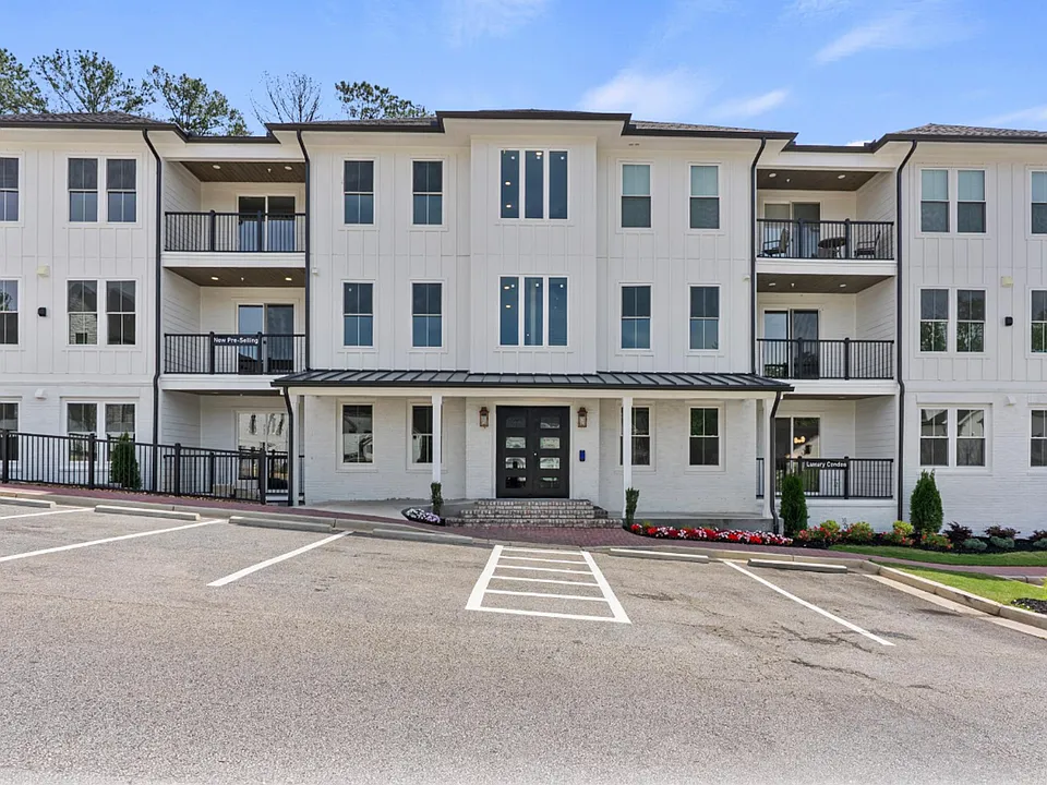 1050 Blair Ln #203