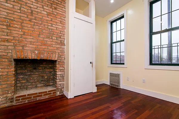Rented by Nooklyn NYC LLC | media 18