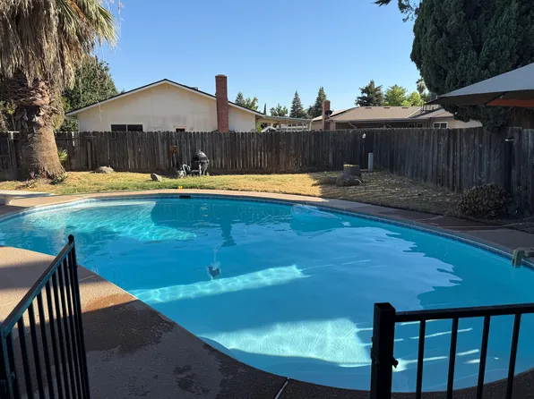2017 S Sowell St, Visalia, CA 93277