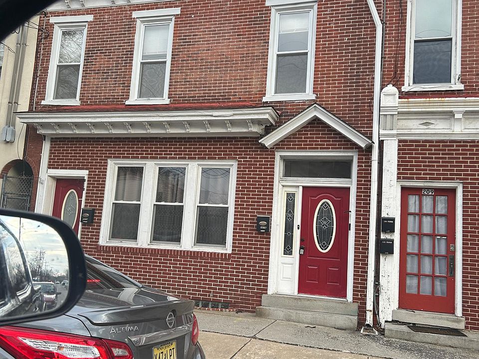 207 S Orange St. Unit B is second red door