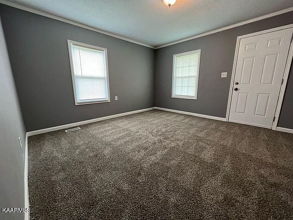 4th image of 2321 Hoitt Ave