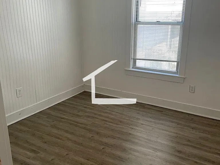873 E 2nd St #3 — Photo 5