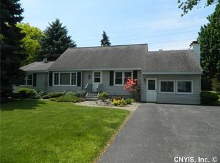 204 Avery Dr, North Syracuse, NY 13212