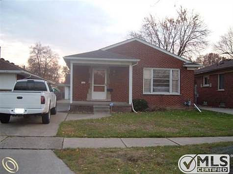 20704 Hunt Club front view.JPG