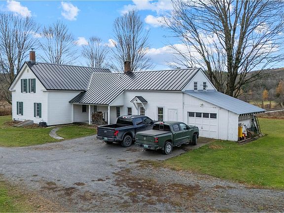 4th image of 405 Brookside Road