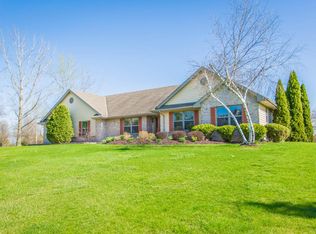 N76W24685 Ridgefield Dr, Lisbon, WI 53089