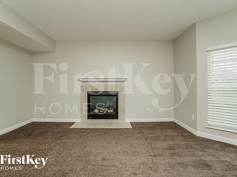 4642 Haley Way — Photo 3
