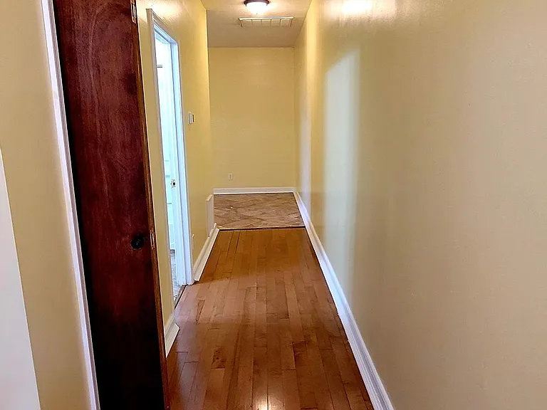 3105 E Marshall St — Photo 10