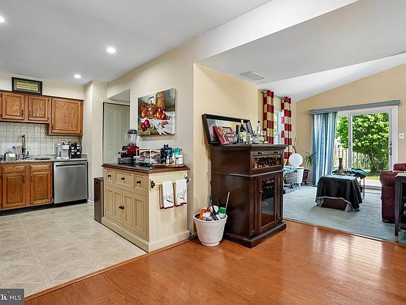 4th image of 309 Stonehouse Ln