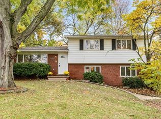 25155 West Rd, Brownstown, MI 48134