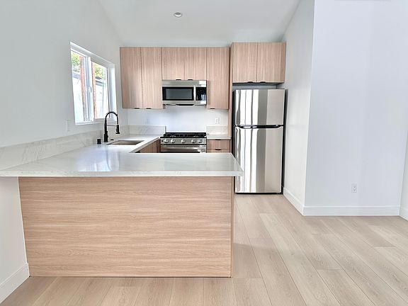 4th image of 7854 Troost Ave #7856