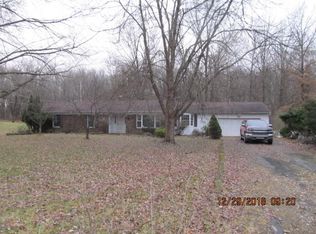 734 Enterprise Rd, Grove City, PA 16127