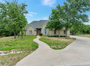 102 Manders Ct, Bridgeport, TX 76426