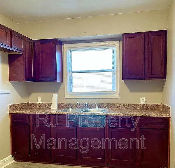 1598 Marianna St — Photo 8
