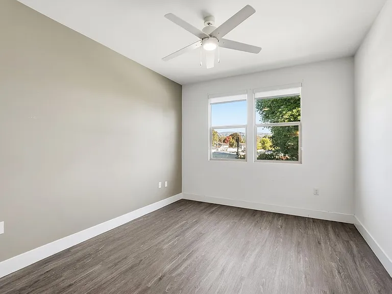 Cierra Apartments — Photo 5