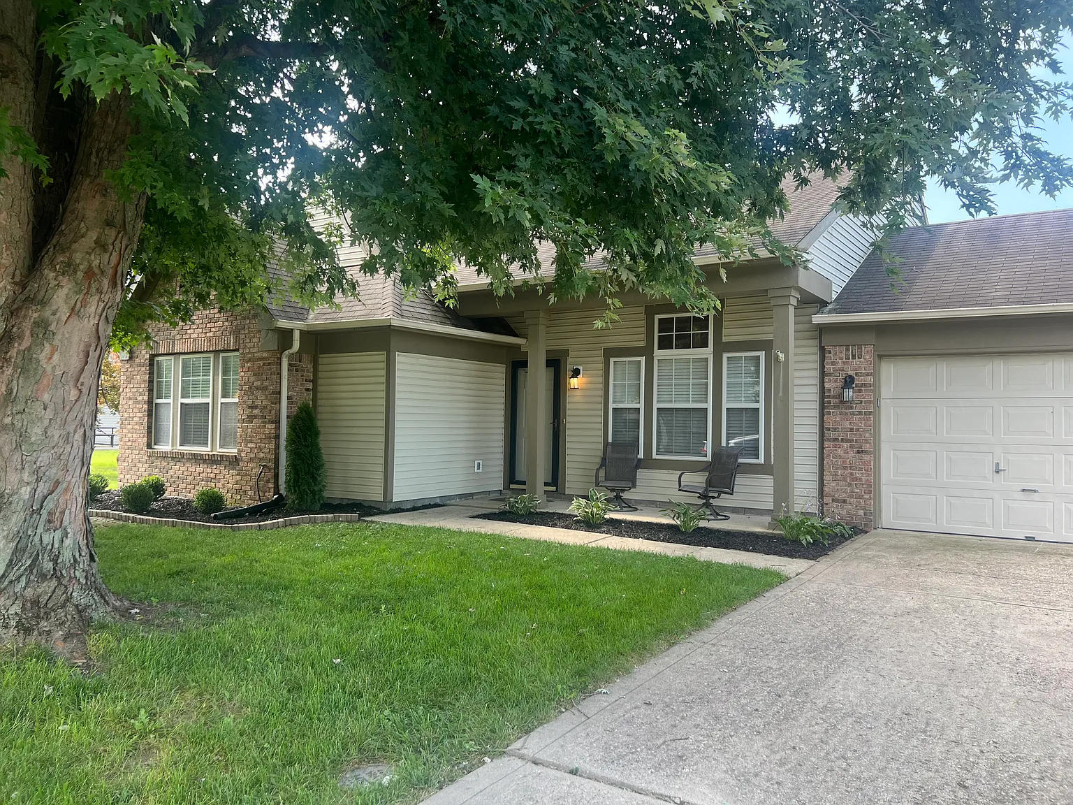 4 bed, 1605 sqft, $2,125 — Photo 2