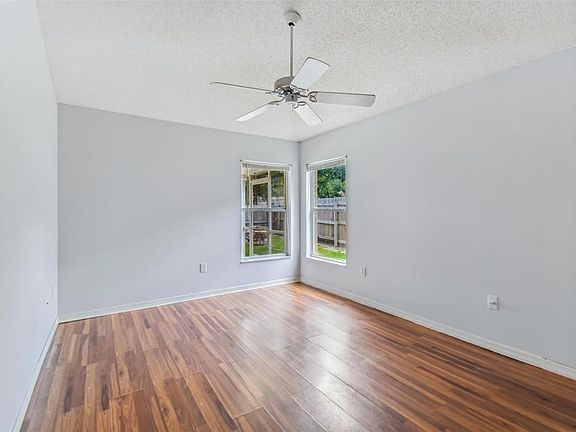 5th image of 407 Sangria Dr