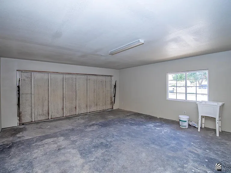 2257 W 18th St — Photo 20