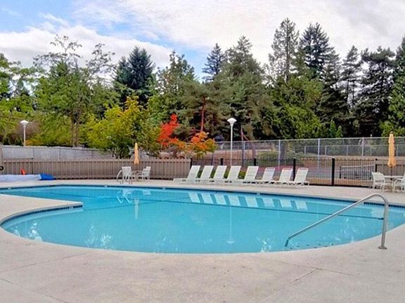 2nd image of 2609 174th Ave NE