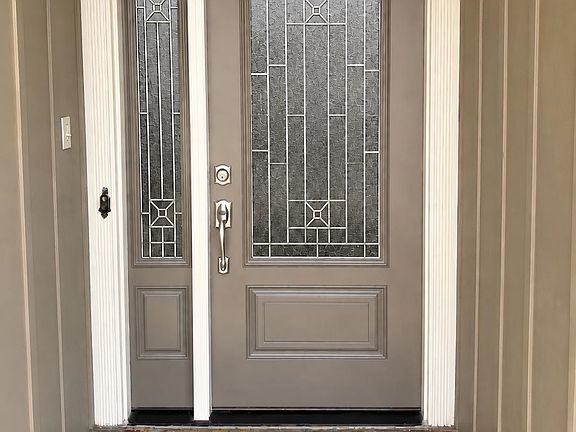 2nd image of 718 Rampart St