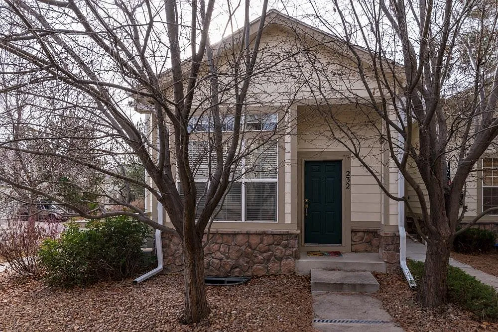 2 bed, 2.5 bath, 1304 sqft, $2,699 — Photo 4