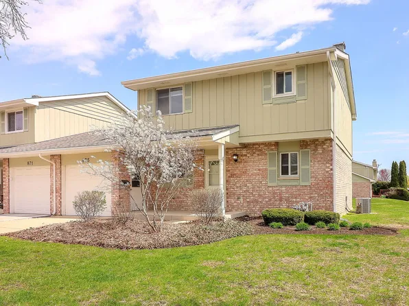 875 Queenswood Ct, Wheaton, IL 60189