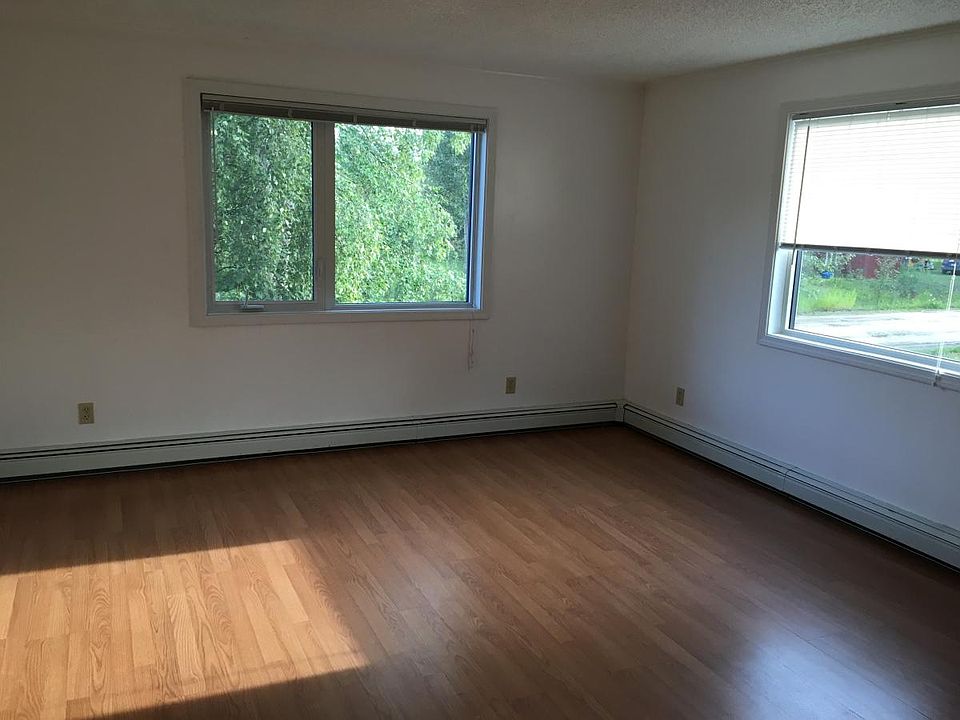 1st image of 2410 Loomis Dr