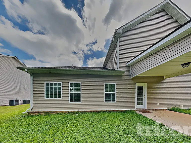 925 Beverly Ct — Photo 17