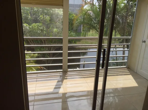 2878 DONNELLY Drive #207, Lake Worth, FL 33462