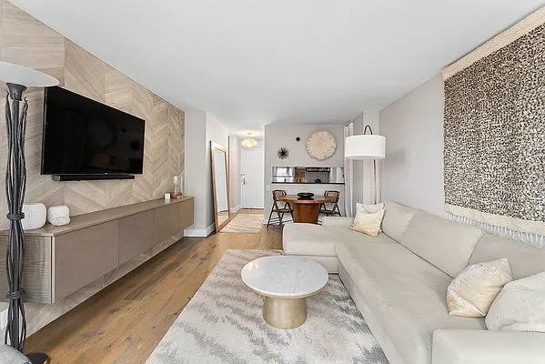 Rented by Compass | media 10