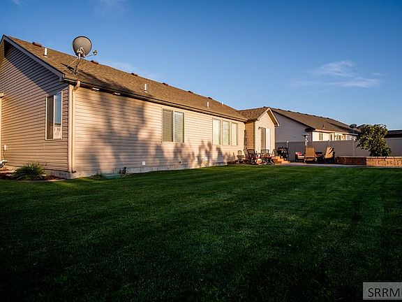 4th image of 4674 Greystone Ln