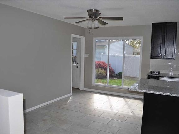 5th image of 16 Saint Lawrence Dr