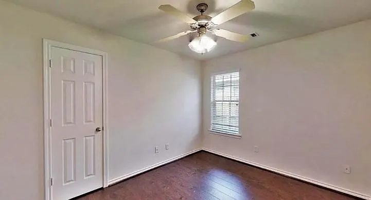 4214 Alexandria Ave — Photo 13