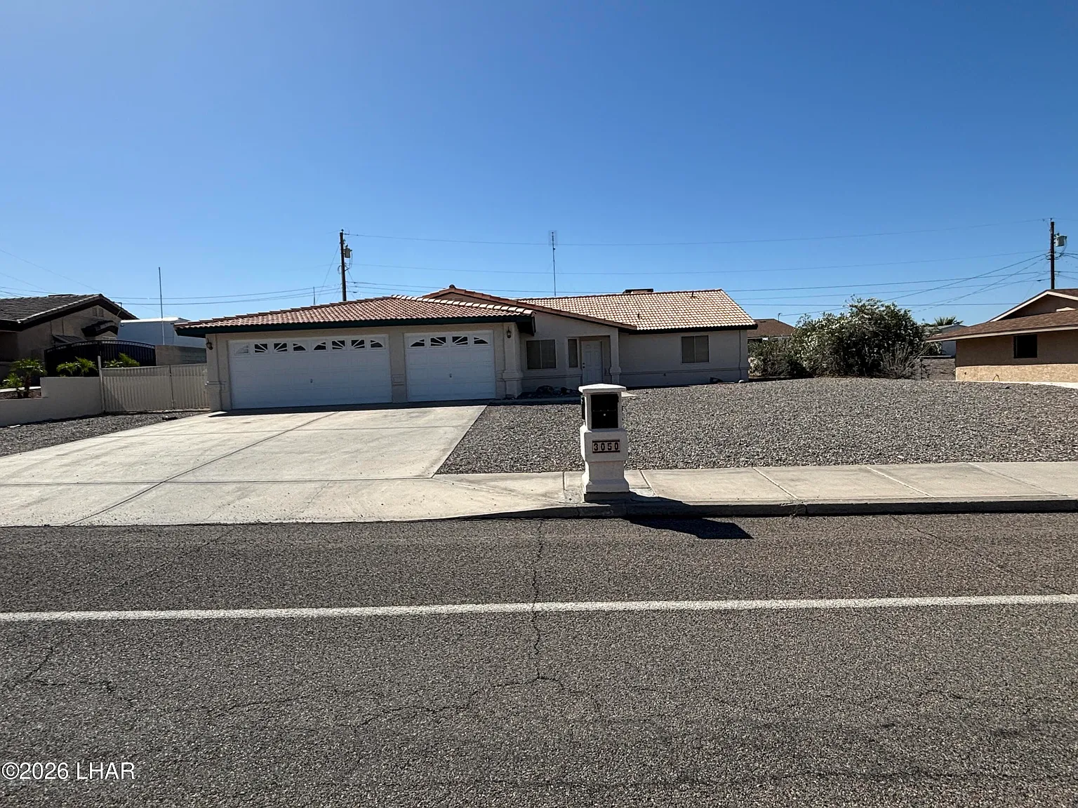 3 bed, 3.0 bath, 1625 sqft, $2,000 — Photo 1