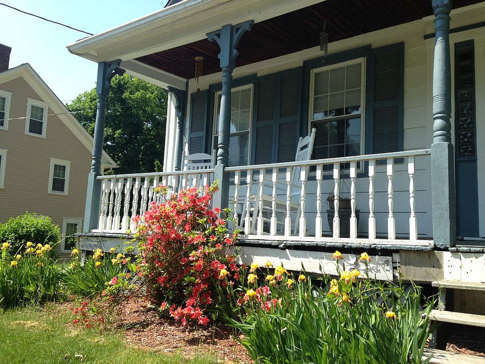 1st image of 35 Pine St