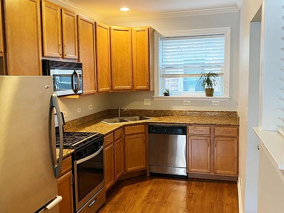 5th image of 4025 N Mozart St #2